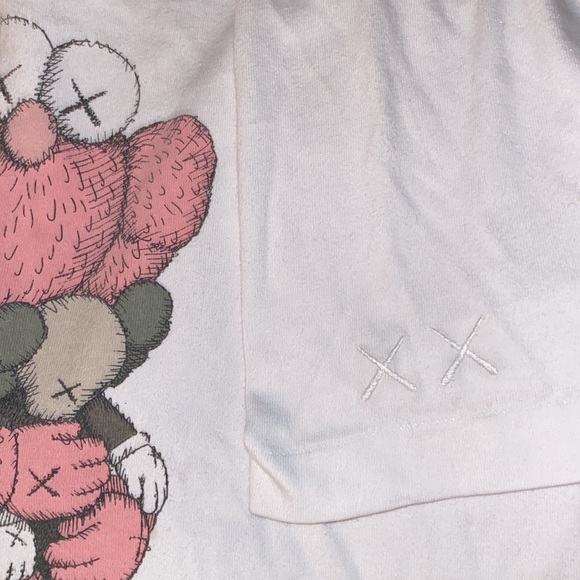 Uniqlo x Kaws “Elmo” Graphic tee - Picture 4 of 4